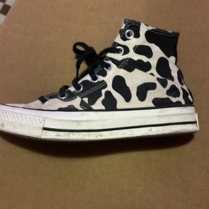 cow print converse !